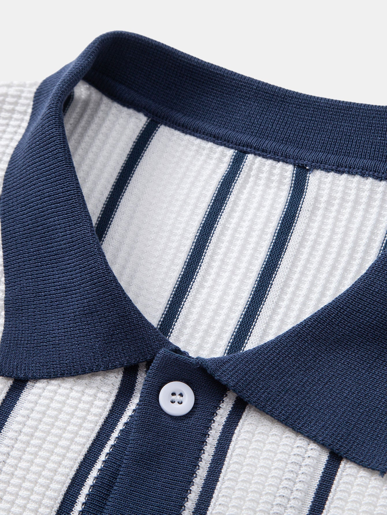 CHEMISE À RAYURES EN MAILLE AVEC BOUTONS & PANTALONS EN LIN DROITS