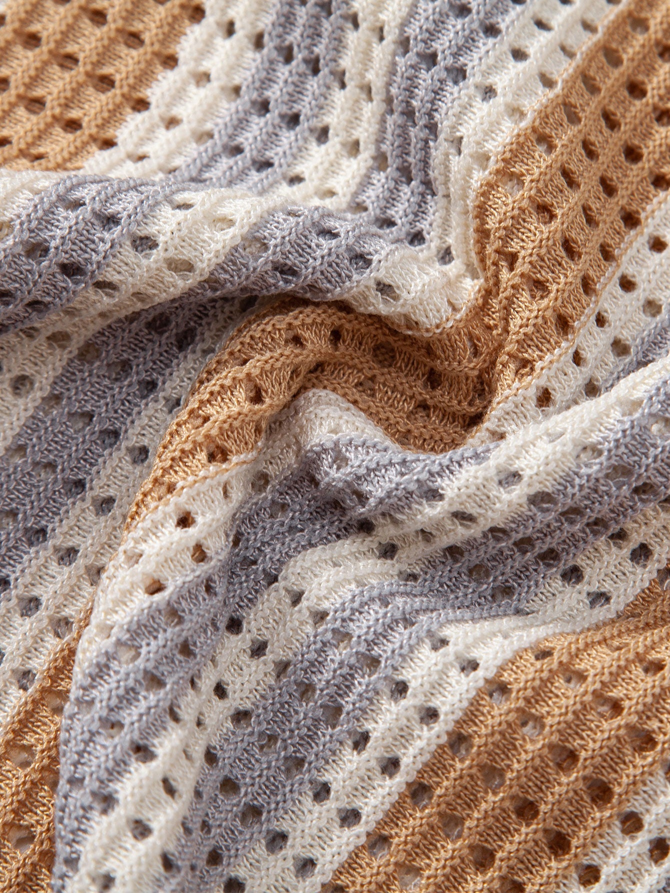 CHEMISE À RAYURES AVEC ŒILLETS AU CROCHET