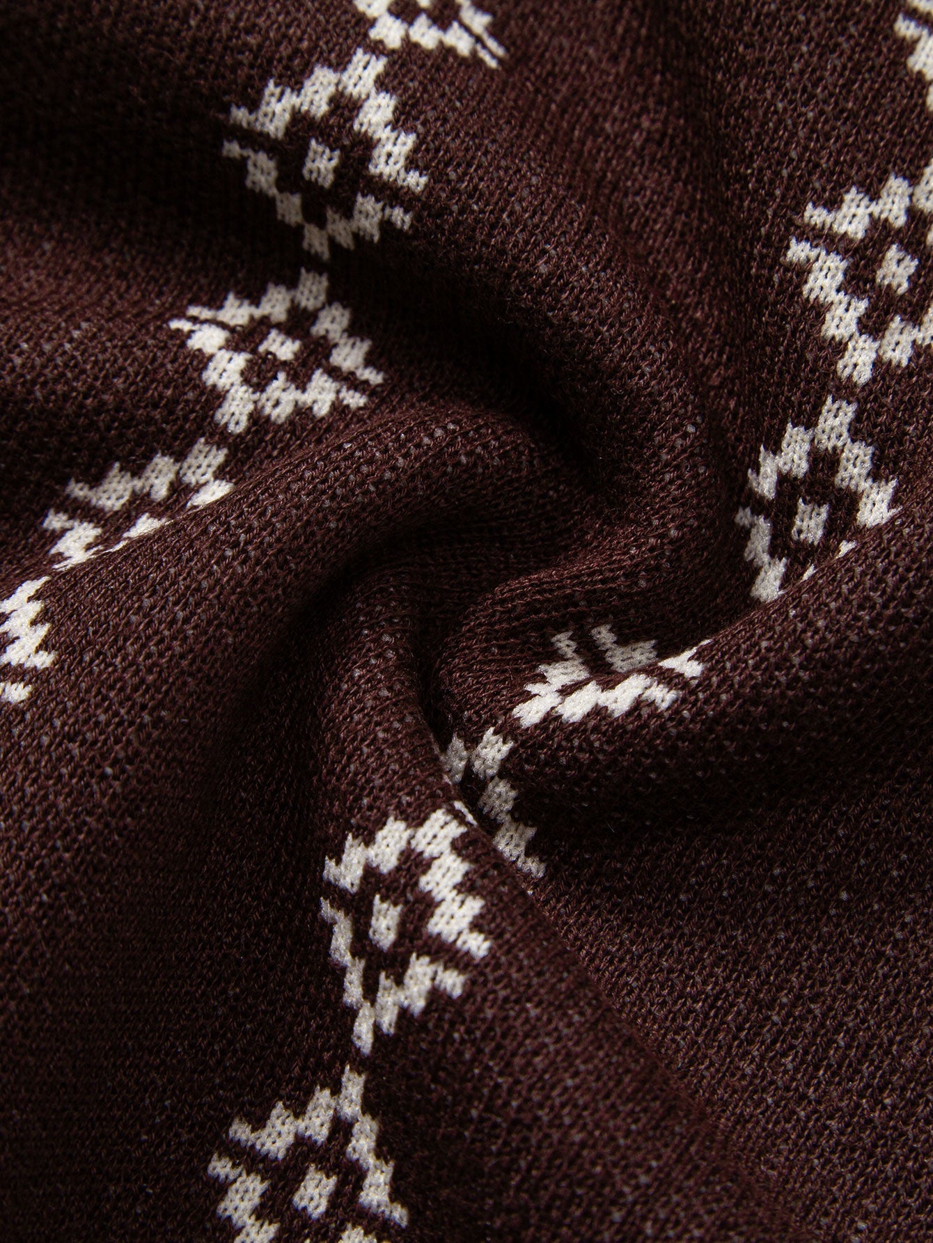 POLO COL V EN MAILLE GÉOMÉTRIQUE